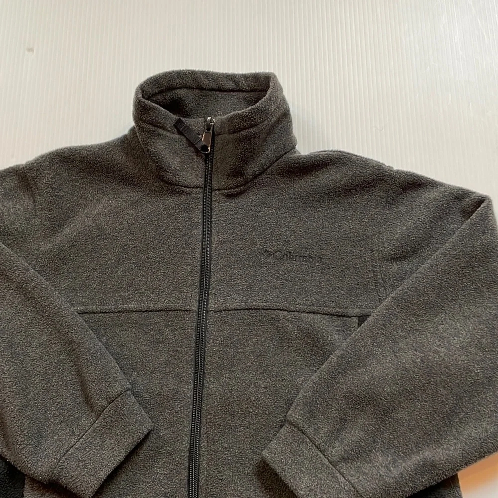 Columbia mock neck full zip fleece jacket, gray and black, kids size small